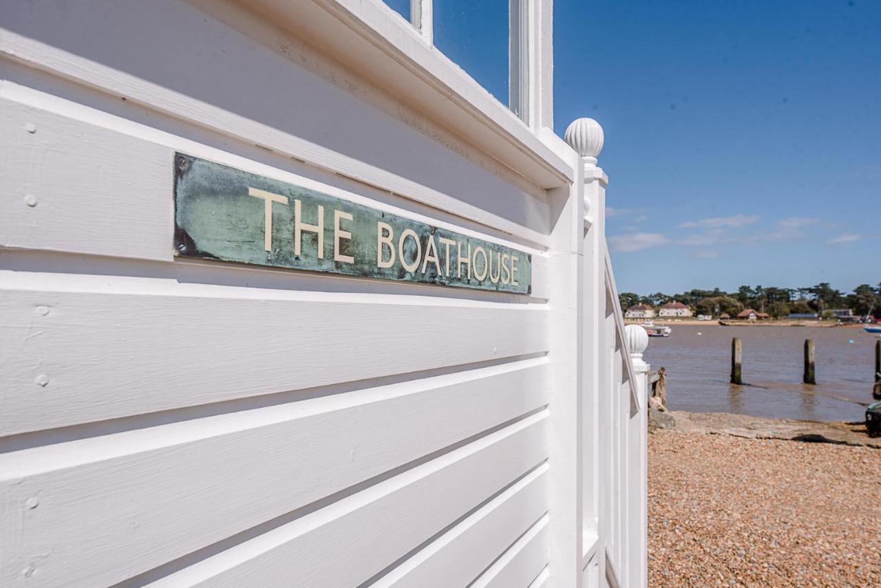 The Boathouse In Felixstowe Ferry - Stunning Waterfront Property المظهر الخارجي الصورة