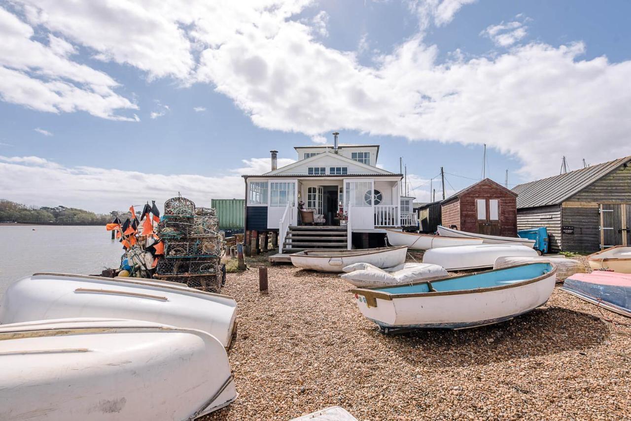 The Boathouse In Felixstowe Ferry - Stunning Waterfront Property المظهر الخارجي الصورة